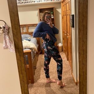 Super cute patterned leggings...never worn!